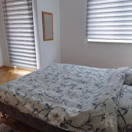 Sandi Novi Travnik